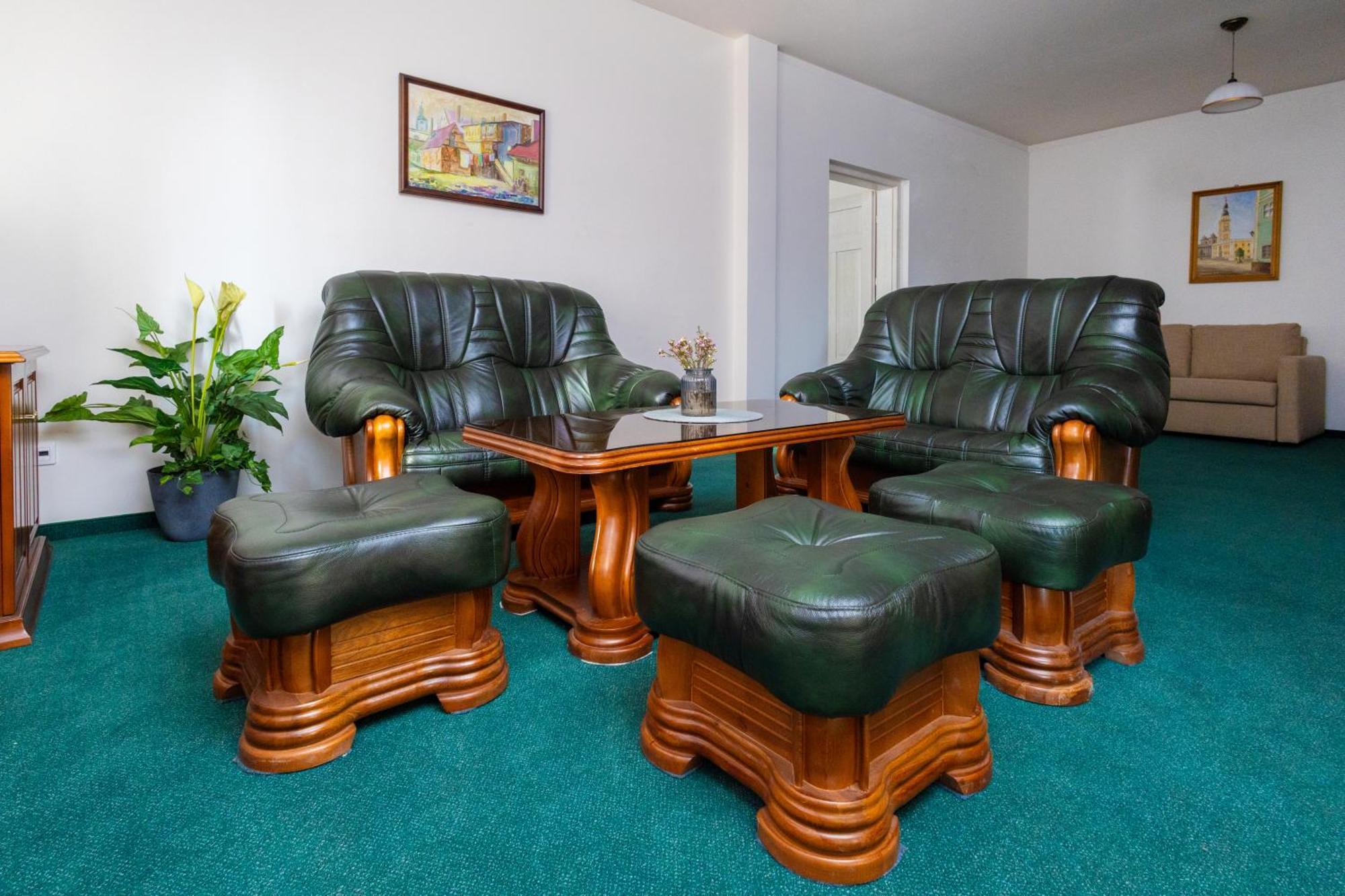 Hotel Sandro Silver & Spichlerz Antoniny Лешно Экстерьер фото