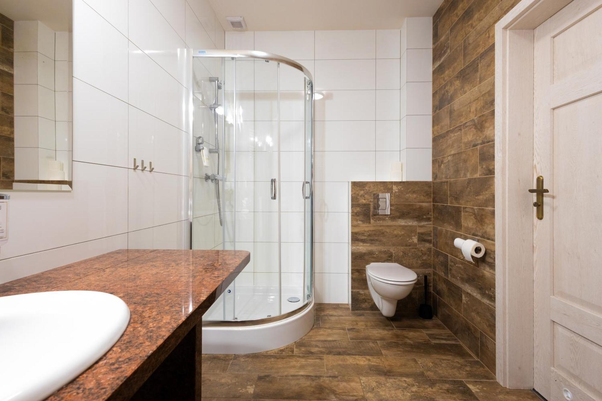 Hotel Sandro Silver & Spichlerz Antoniny Лешно Экстерьер фото