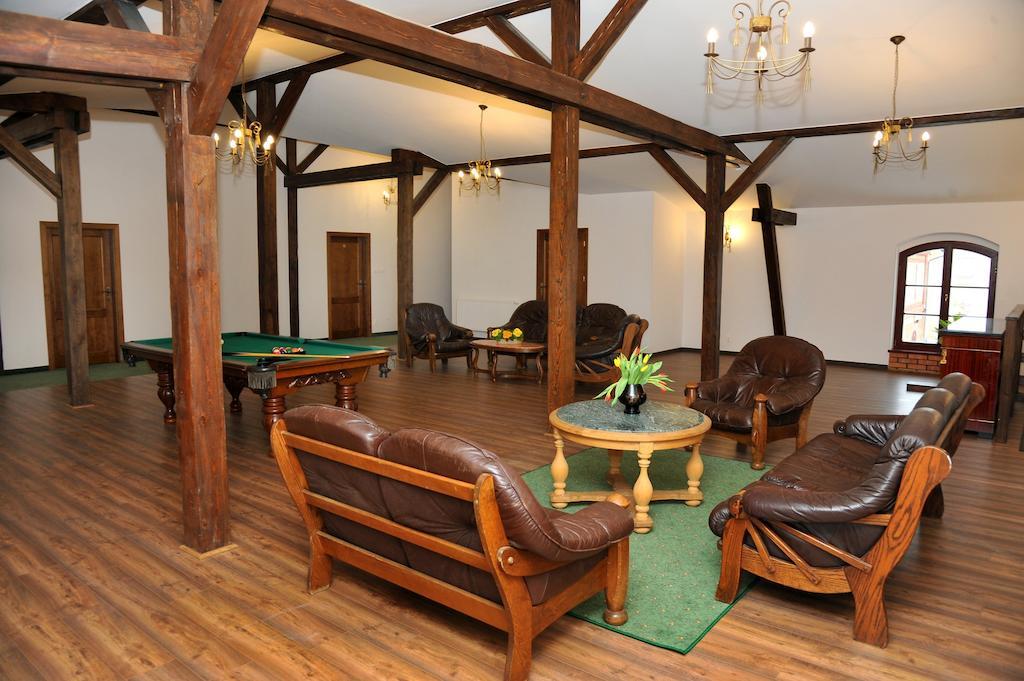 Hotel Sandro Silver & Spichlerz Antoniny Лешно Экстерьер фото