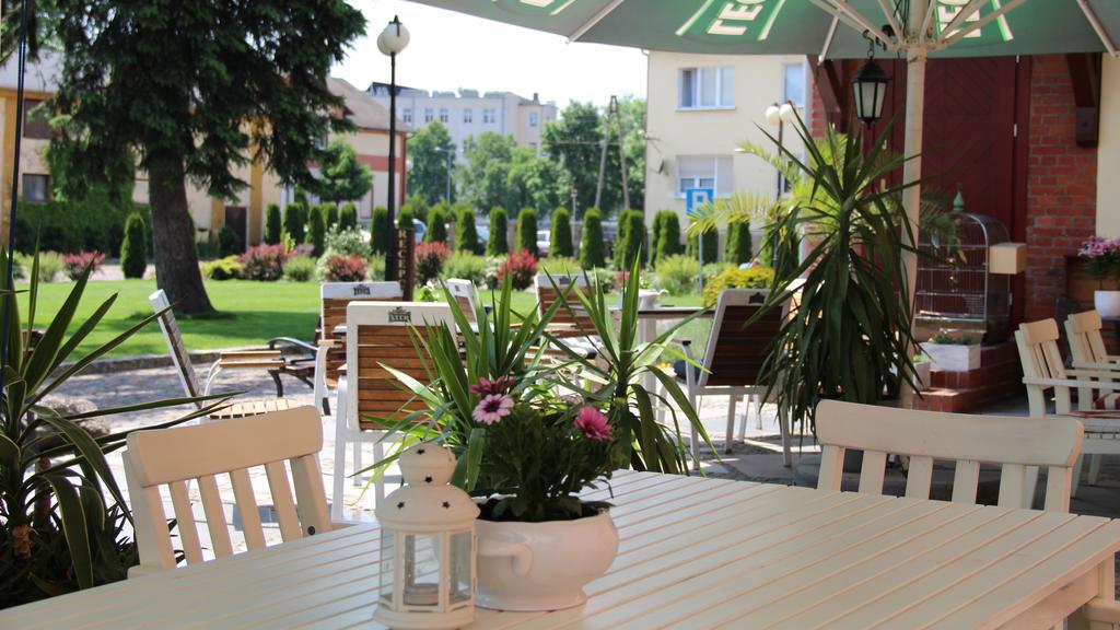 Hotel Sandro Silver & Spichlerz Antoniny Лешно Экстерьер фото